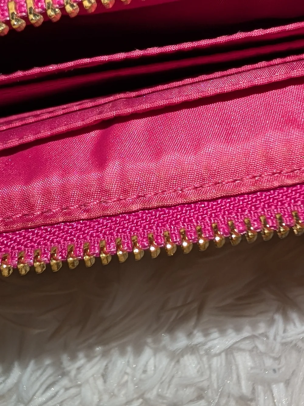 Coach Poppy Graffiti Pop Signature Print Wristlet Pink Multi Gold GUC
